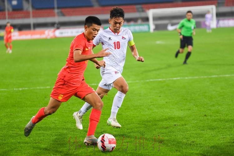 “熊猫杯”国际青年足球锦标赛:中国U19国青队四球大胜匈牙利队 “熊猫杯”国际青年足球锦标赛:中国U19国青队四球大胜匈牙利队